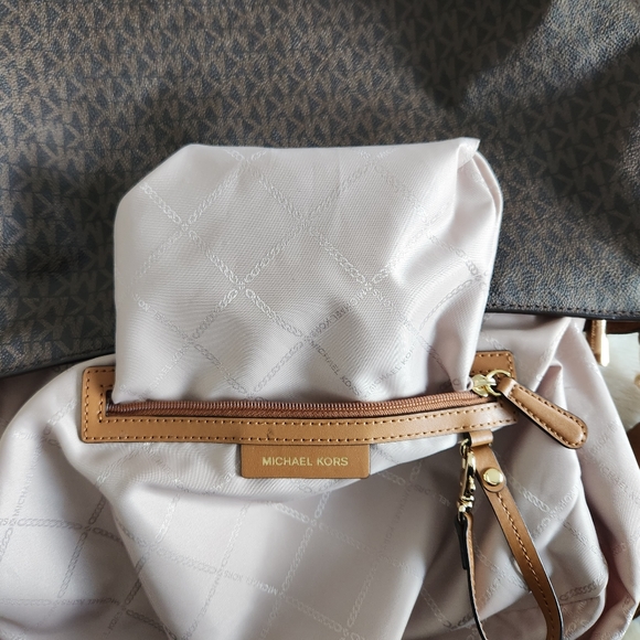 Big MICHAEL KORS Sachtel Bag Purse Handbag w Gifts 🎁 Like NEW - Picture 8 of 12